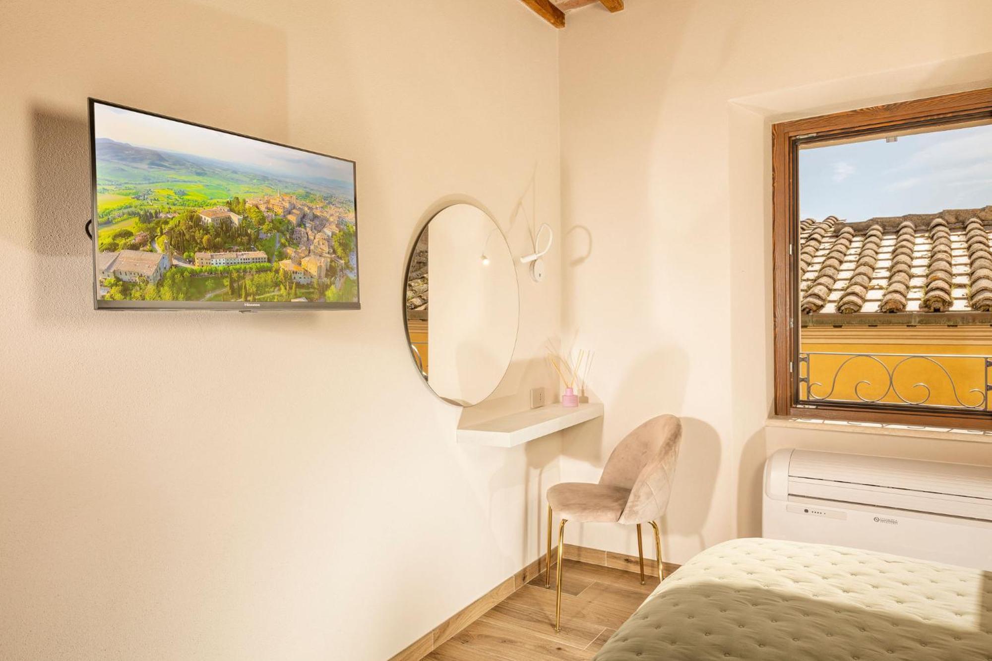 Palazzo Falcinelli Luxury Room In Montepulciano Center With Air Conditioning And Elevator Екстер'єр фото